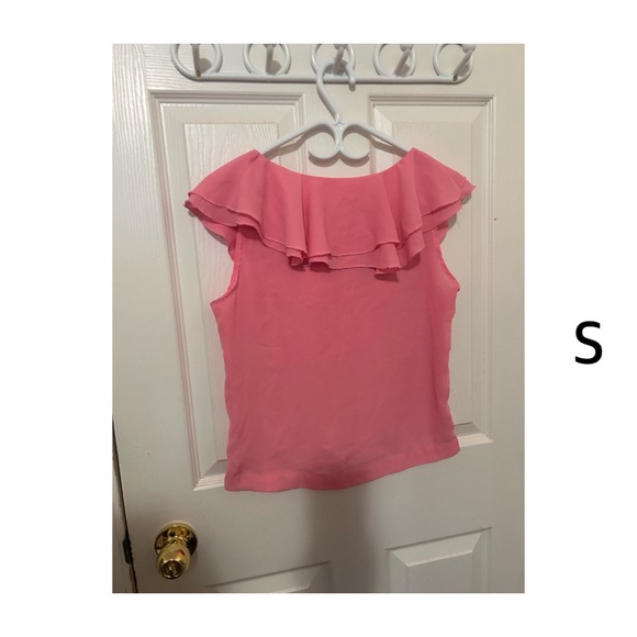 A blouse top - Picture 1 of 1